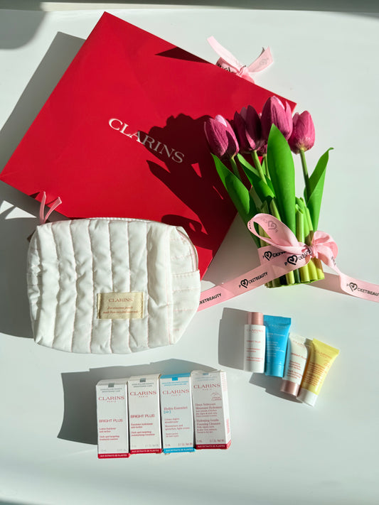 Clarins pouch set